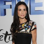 세월을 거스를 순 없다는 걸 보여주는 <b>데미</b> 무어의 최근