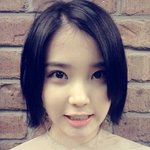 더 어려진 아이유