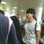 싸인하기 바쁜 옥택연