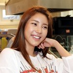 최근 <b>어색</b>한 모습의 손담비