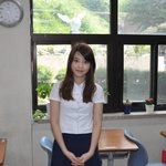 학교간 아이유, 피곤해보여