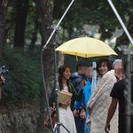 장근석 <b>우산</b> 씌워주는 소녀시대 윤아