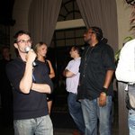 애쉬튼 커쳐, 이혼설에 휩쓸리자마자 소문의 여자와 동행하는 사진이...