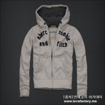 <b>여자</b>들이 좋아하는 스타일의 <b>옷</b>!