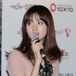 겨땀 굴욕 한효주, <b>만회</b>하기 위한 파격적 드레스?!