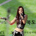 <b>내장</b>기관이 들어있긴 한건지 의심스러운 허리의 소유자 구하라