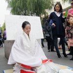 사진有) <b>인사동</b>한복녀? 대한민국 알림을 위해 나타난 선녀?