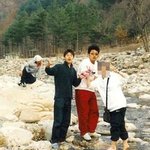 하정우의 머리크기를 확인 사살하는 비교샷이 떴다ㅋㅋㅋㅋ