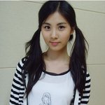 귀여운 양갈래 머리의 여자 아이<b>돌들</b>