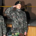 군대에서 <b>자대</b>배치 받는 비, 그냥 영화 찍는 거 아니야?