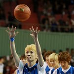 최근 농구장에서 시투한 샤이니ㅋㅋㅋㅋ 포즈도 제각각ㅋㅋㅋㅋ