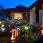 순수한 자연과 럭셔리 리조트가 있는 태국의 지상낙원 ‘<b>크라</b>비’