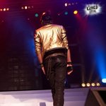 이민호의 숨막히는 <b>뒷</b>태