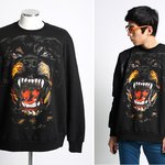 남자싸이트에서 여자가 옷사입으면 이상해요 ?