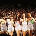 일본서 인기몰이,레인보우 <b>악수회</b>