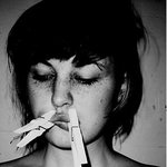 의문의 <b>cd</b>를 주웟습니다 그런데..