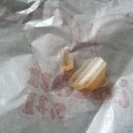 오징어버거속 이물질, 직원曰: 야 니가 알아서해!!  어이없는 롯데리아