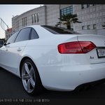최근 면허딴 아이유가 이번에 새로 샀다는 차!