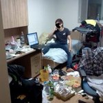 <b>옆방</b> 놀러갔다가 나왔어