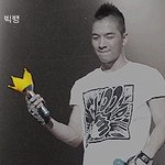 아이돌 그룹 팬<b>덤들</b>의 야광봉 모음.jpg