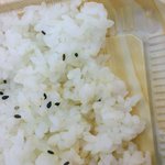 밥먹다가 훼미리마트에서 산 <b>도시락</b>에서 벌레 나왔어요..ㅠㅠ
