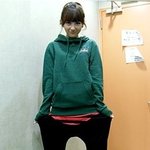 독특한 포즈로 <b>협찬</b> 사진 찍는 아이돌들