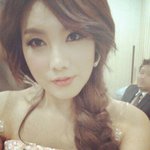 몰라보게 달라진 김현정, 이제 여성스러움으로 밀고 나가나여?