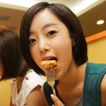 <b>맛깔</b>나게 피자먹는 연예인들