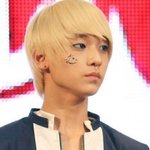 <b>흑발</b>보다 금발이 더 어울리는 남자 아이돌