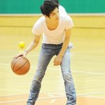 <b>심플</b>하면서 매력적인 흰티+청바지 연예인