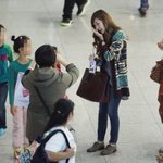 팬들에게도 <b>친절</b>한 제시카, 공항 직찍