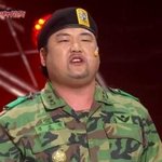 다들 책상밑으로 몸을 숨기<b>세영</b>