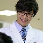의사 가운만 입어도  훈남, <b>훈녀</b> 포스의 스타들