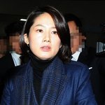 원조여신 <b>심은하</b>의 최근 사진.... 단지 세월 탓인가..ㄷㄷㄷ