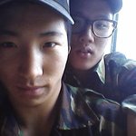 누가 더 잘생겻는지 <b>판단</b>좀요.ㅠㅠ