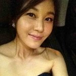 툭 건들면 부러질거 같은 김하늘의 <b>팔뚝</b>