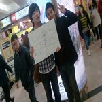 누가 더 못생겼어요? 지하철역에서도 해봤어요 [사진有]