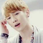 피부가 하얘서 슬픈 남자 <b>아이돌들</b>.jpg