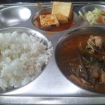 학교 점심밥<b>실태</b> 4편 !4일만에 제대로된밥 인가 아닌가>?