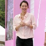 핑크빛 컬러로 포인트를 준 남녀스타들~