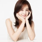 <b>손톱</b>물어뜯는 女