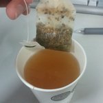 <b>a</b>마트<b>사</b>의 녹차를 먹다가 이상한게 나왔어요.