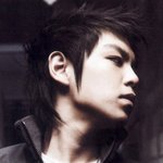 <b>베일</b>것 같은 턱선을 가진 男아이돌