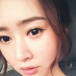 대놓고 쇄골 자랑하는 메이비ㅋㅋㅋ <b>빗물</b> 받아도 되겠어영