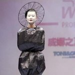 일반인들은 이해 못하는 런<b>웨이</b>의 패션