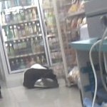 편의점에 누워있는 개념없는 중딩들