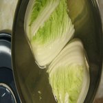 남편에게 <b>배추</b>를 반으로 갈라놓으라고 했더니. . .