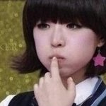 스타들의 볼빵빵, 귀척 <b>포즈</b> 모음