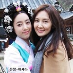 미모 배우들 옆에서 꿀리지 않는 <b>아이돌들</b>