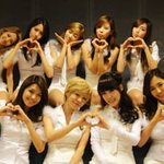 sm이 소녀시대를 밀어주고있다.